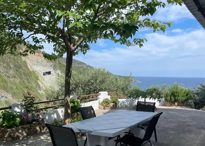 Spilia House Skopelos